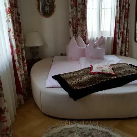 Stephanie App.maximilian Lejlighed Ehrenhausen